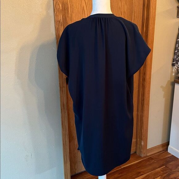 VINCE Short Sleeve Popover Shift Dress - Picture 6 of 10